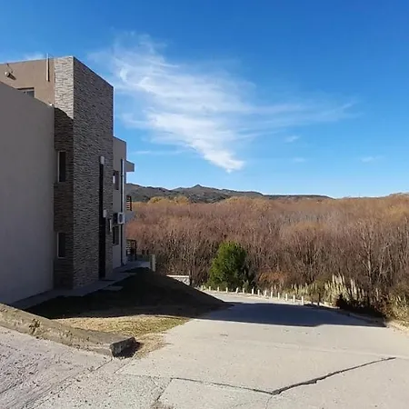 DEPARTAMENTO en POTRERO DE LOS FUNES frente al lago Exterior foto