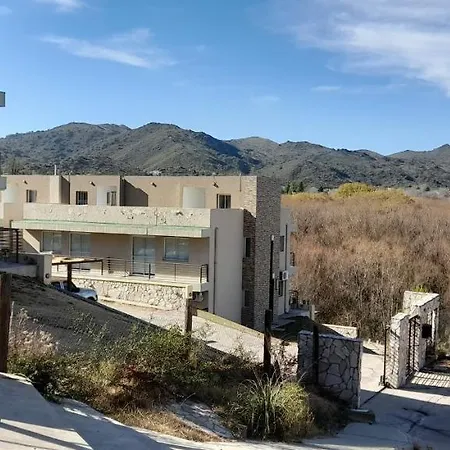 DEPARTAMENTO en POTRERO DE LOS FUNES frente al lago Exterior foto